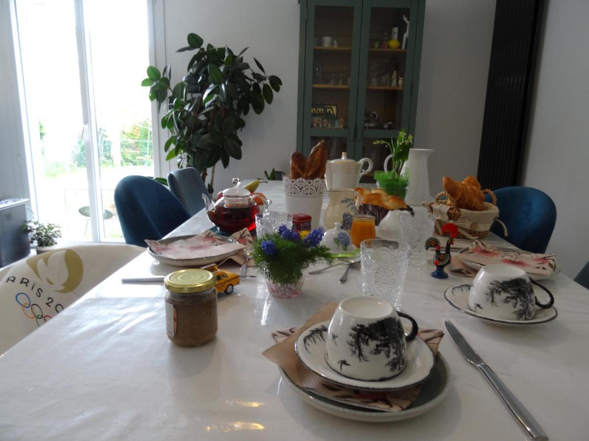 Maison D'Hotes Les Roses Tremieres サクレー エクステリア 写真
