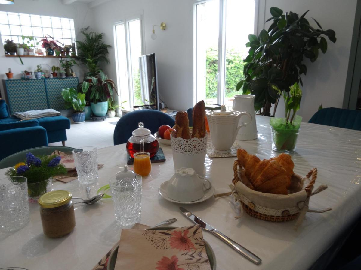 Maison D'Hotes Les Roses Tremieres サクレー エクステリア 写真